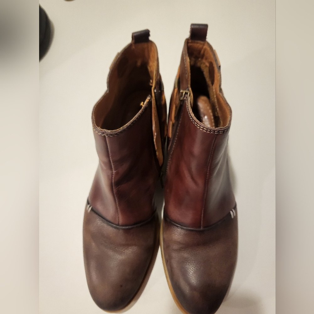 Pikolinos Womans Brown Leather Booties Size 40/9.5